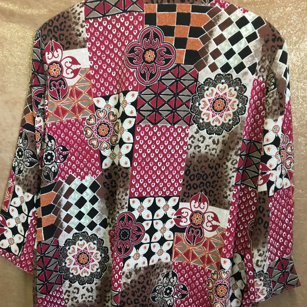 Unique Multi Color Blouse. - Picture 3 of 5